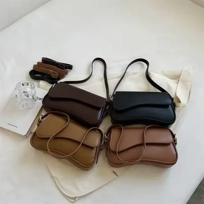 Petit Sac Bandoulière Simple en Cuir Fonctionnel